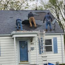 Top-Notch-Roofing-Choice-is-Local-Mr-Mikes-Professional-Roofing-of-Louisville-kentucky-Roof-Instalation 1
